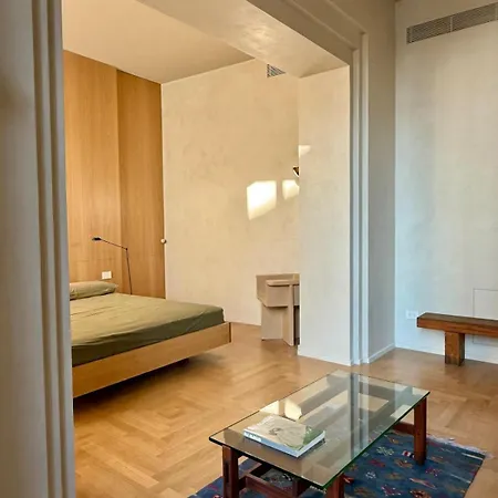 Archibusieri 8 Design Apartment